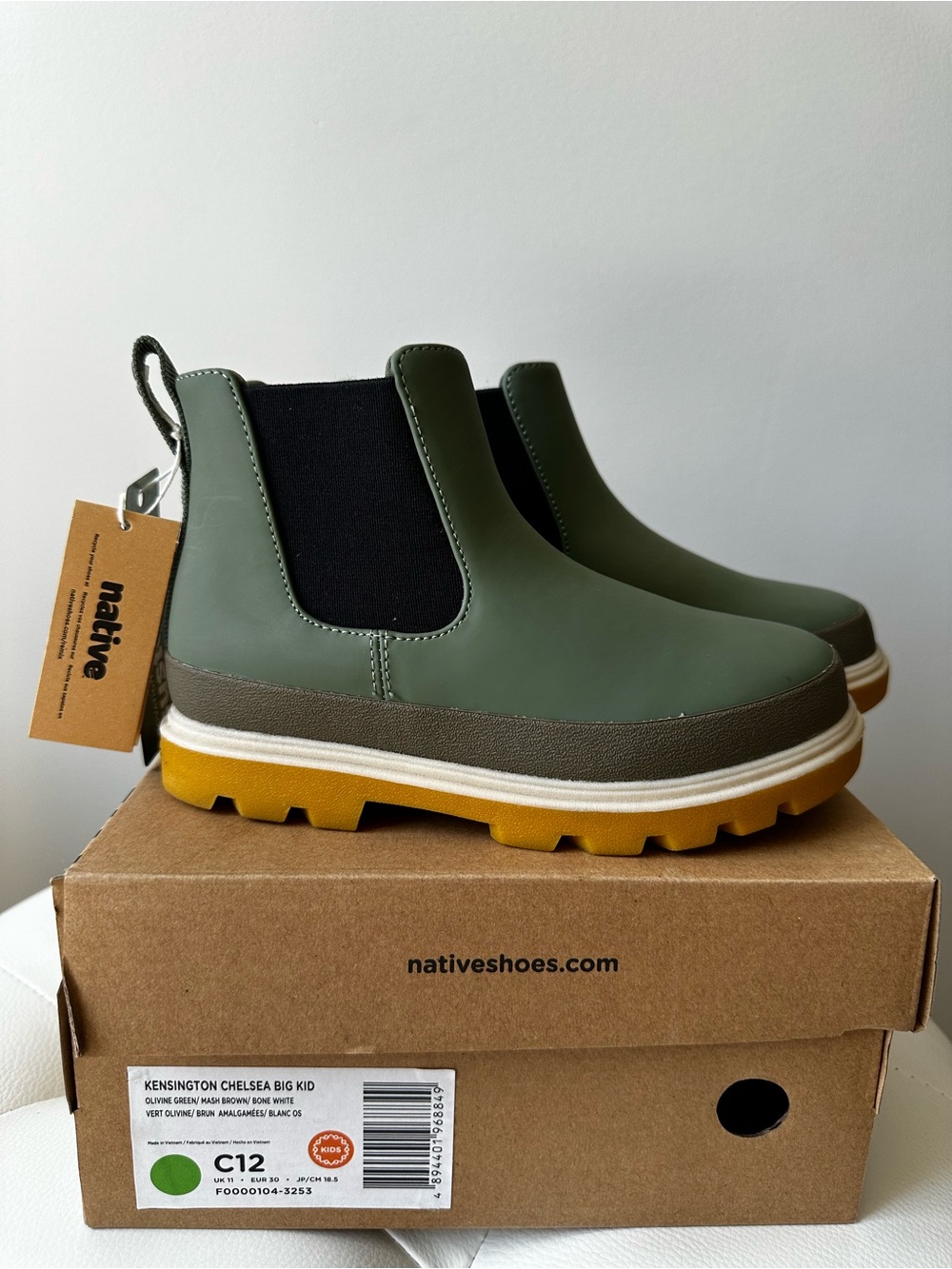 NWT Native Shoes Kensington Chelsea Big Kid Boot in Olive Green/Brown Size US 12